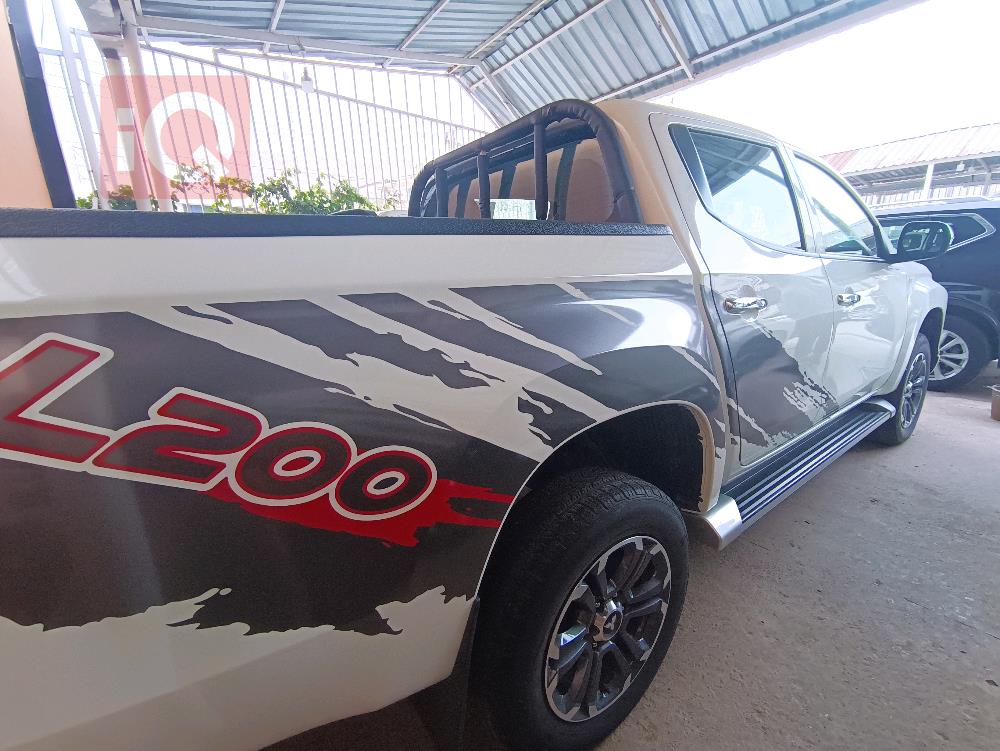 میتسوبیشی L200